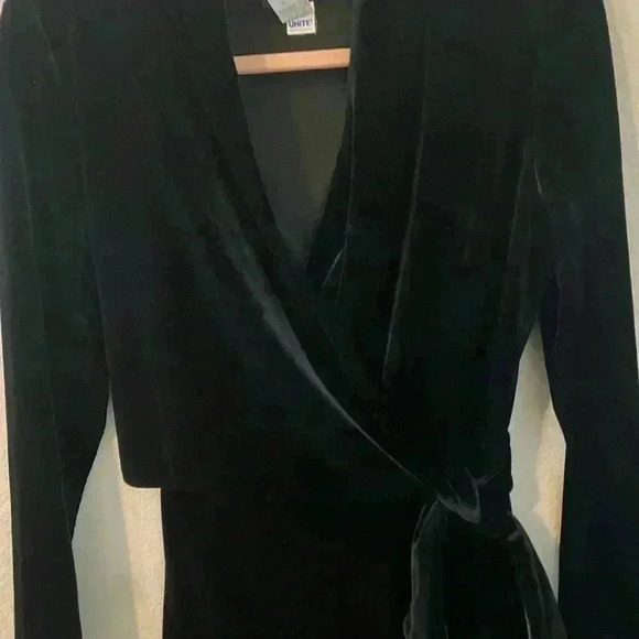 Vintage Virgo Black Velvet Faux Wrap Tie Waist Goth Classic Y2K Dress Size 8P - Picture 5 of 9